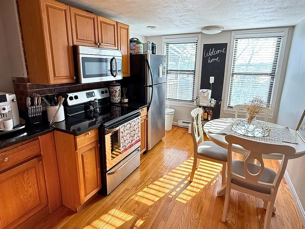 Building Photo - 265 Lexington St #4