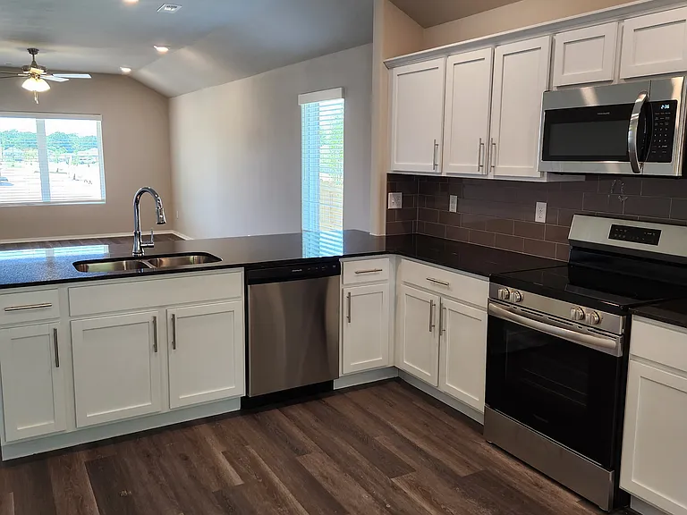 2448 N Raven Ln — Photo 13