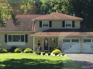 216 Chaucer Dr, Berkeley Heights, NJ 07922