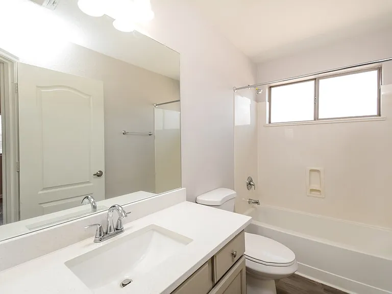 5648 W Southgate Ave — Photo 15