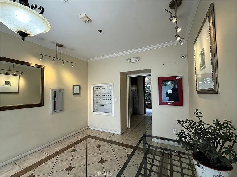 3401 S Bentley Ave #203 — Photo 43