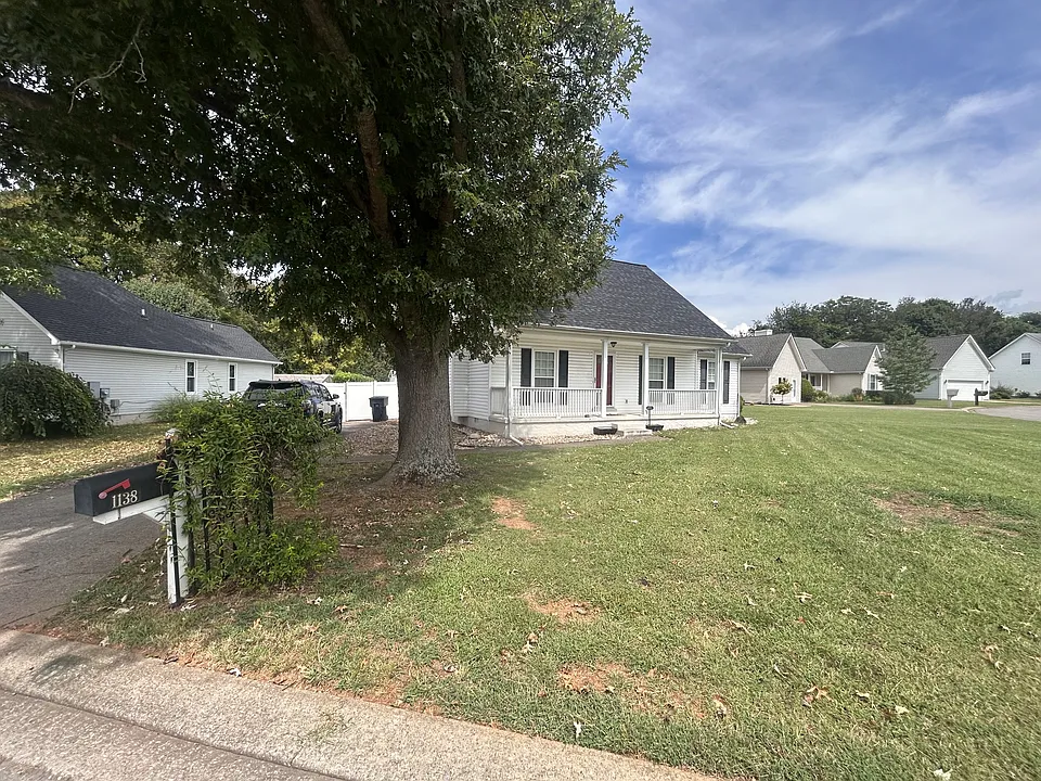 1138 Victoria Dr