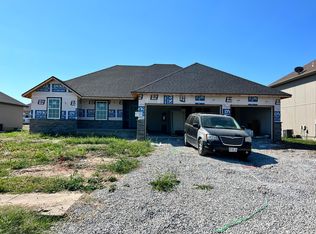 1750 E New Madrid Dr, Republic, MO 65738