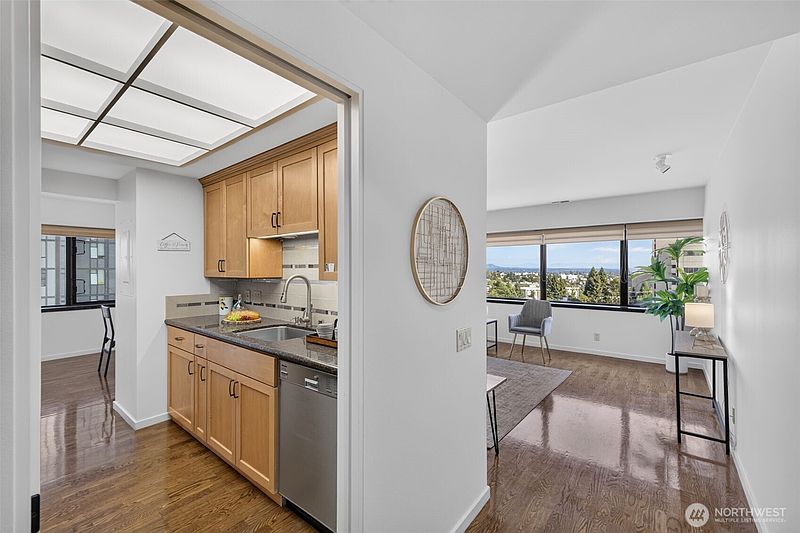 4th image of 1301 Spring Street #11C