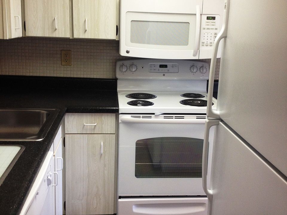 1st image of 1230 Knollhaven Dr APT E