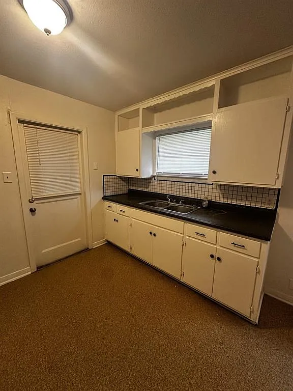 3 bed, 1200 sqft, $1,200 — Photo 4