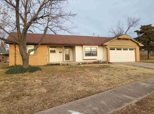 2900 Meadow Ln, Ponca City, OK 74604