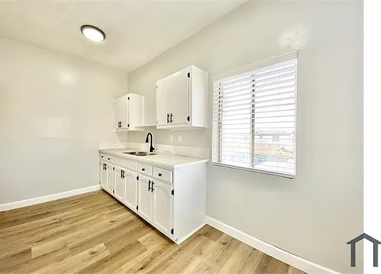 6717 S San Pedro St #9 — Photo 9