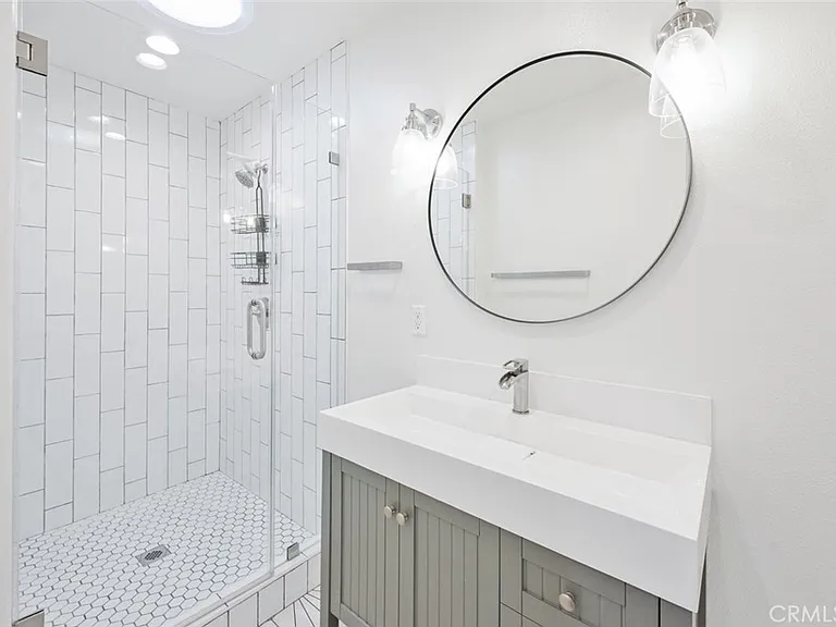 411 Goldenrod Ave #B — Photo 24