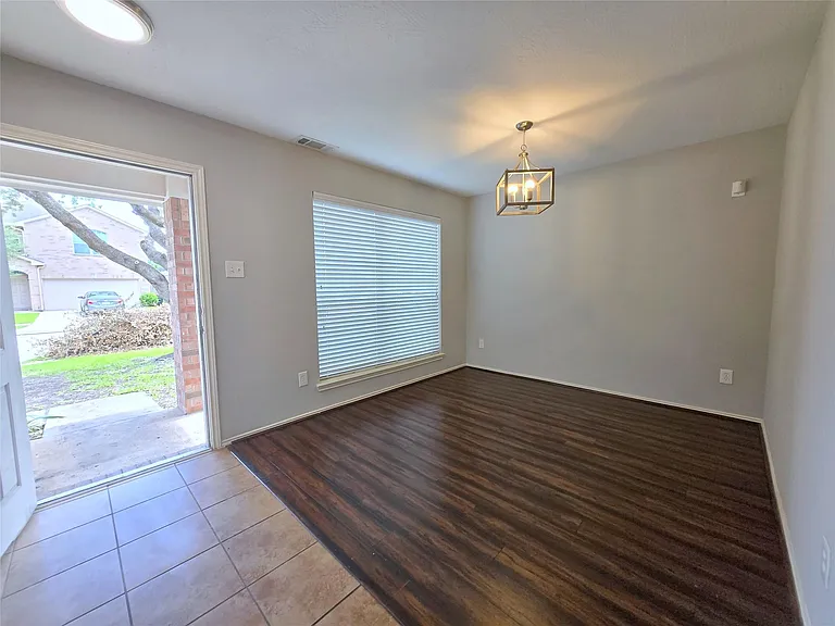 1423 Stone Bluff Dr — Photo 4