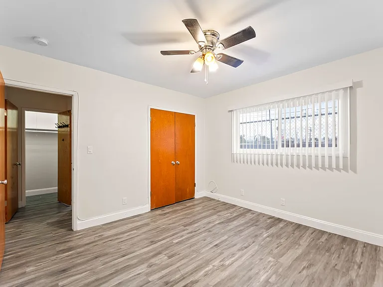 14525 Albers St — Photo 13