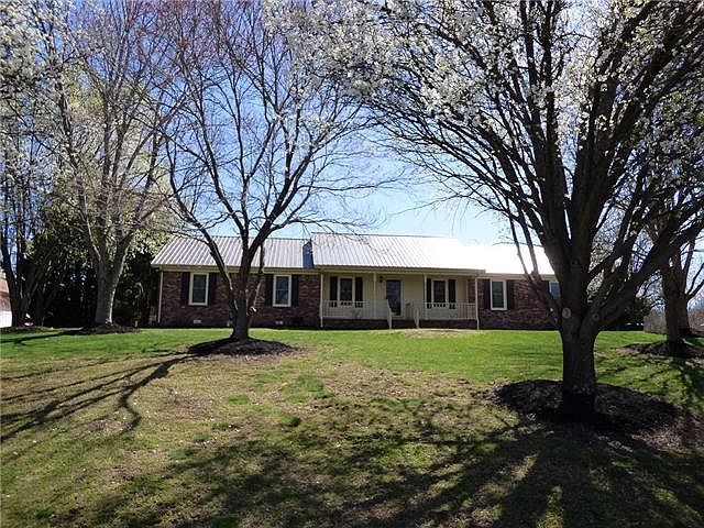 1st image of 945 Bonnie Blue Ln
