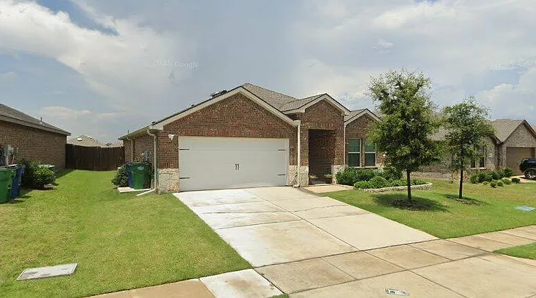 2339 French St — Photo 1