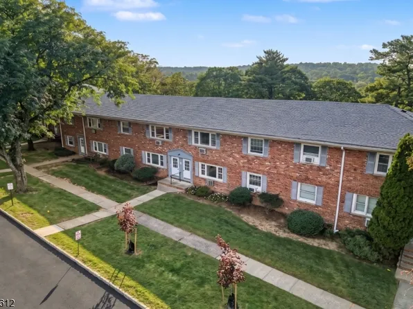 39 Wedgewood Drive #111, Verona Twp., NJ 07044