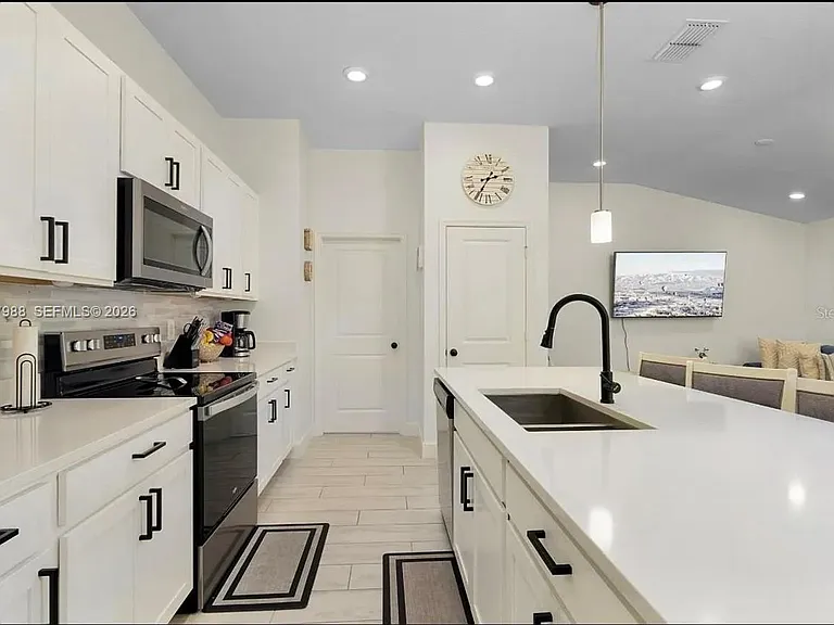1136 Papaya Cir — Photo 14