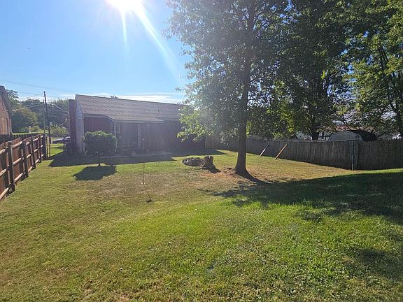 4th image of 1041 N Mildred St