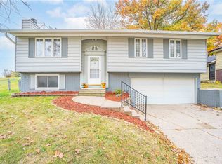 9183 Woodmayr Dr, Norwalk, IA 50211