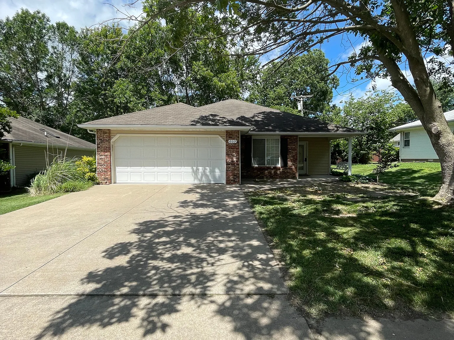 3 bed, 1150 sqft, $1,800 — Photo 1