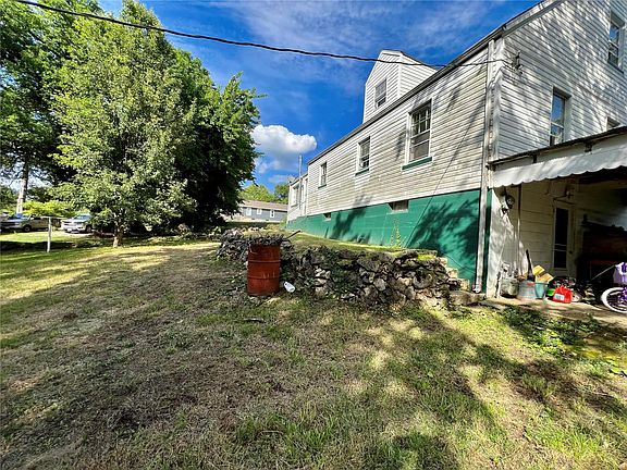 5th image of 606 N Mine St