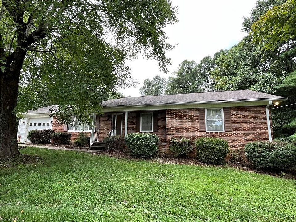 1st image of 293 Forest Knoll Dr