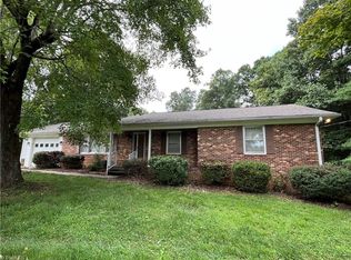 293 Forest Knoll Dr, Mount Airy, NC 27030