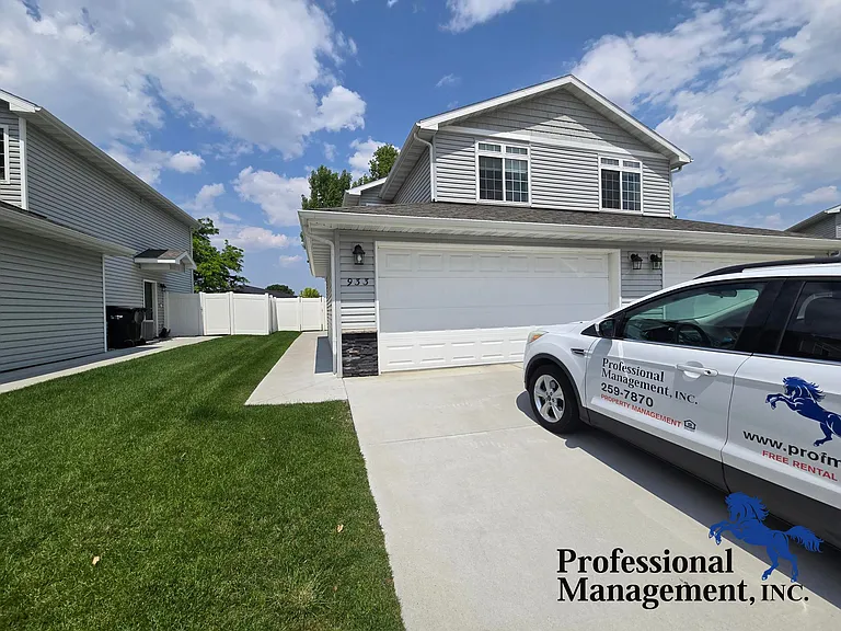 933 Kingston Ave — Photo 1