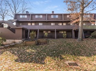 185 Knapps Hwy, Fairfield, CT 06825