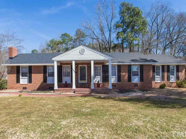 104 Milton Dr, Smithfield, NC 27577