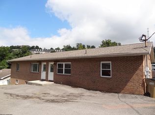 1541 Bergamont St, Morgantown, WV 26505