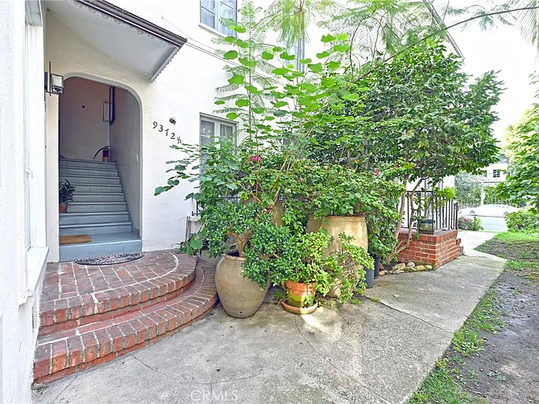 9372 W Olympic Blvd — Photo 12