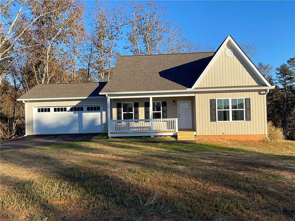 1st image of 225 Grand Oaks Ln