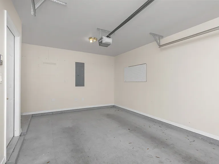 1100 Tiki Too Ave — Photo 16