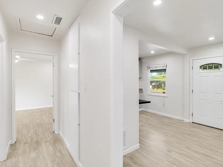 4060 Clayton Rd — Photo 3