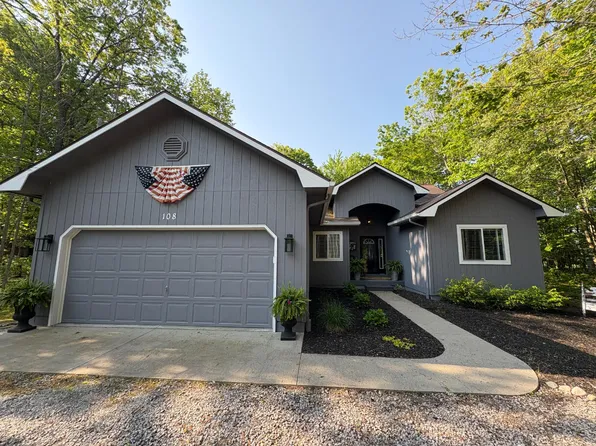 108 Bourbon St, Roscommon, MI 48653