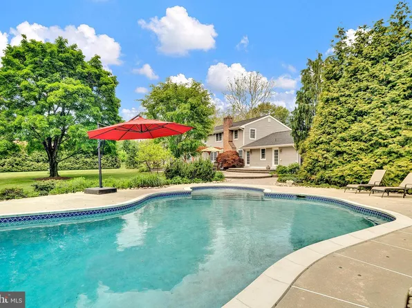 223 Lambertville Hopewell Rd, Hopewell, NJ 08525