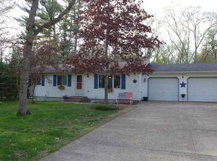 E2626 Lindee Ln, Waupaca, WI 54981