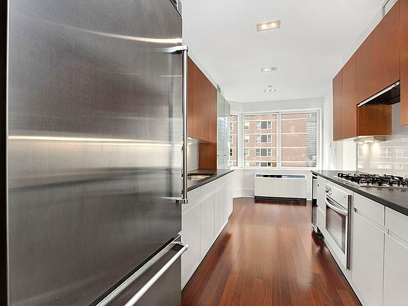 2nd image of 300 E 55th St APT 19B