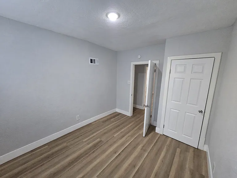 2928 Schyler St — Photo 19