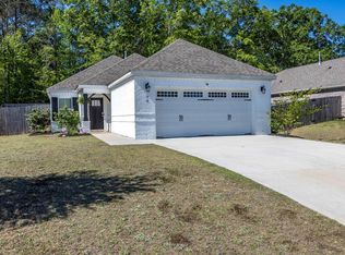 90 Quail Run Ave, Smiths Station, AL