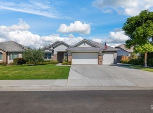 9814 Pocohontas Ln, Bakersfield, CA 93311