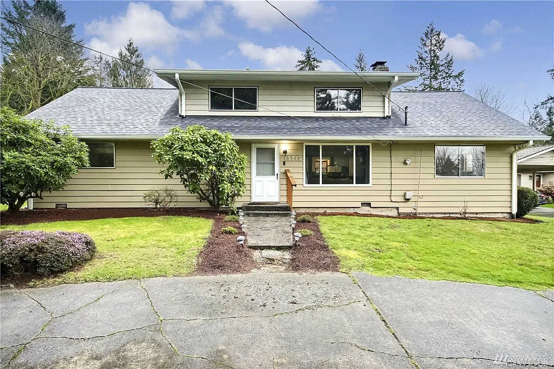 15710 203rd Ave SE photo 1