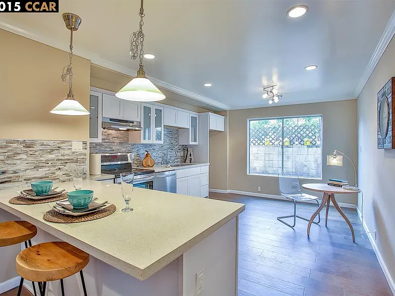 1440 Walnut St #A — Photo 1