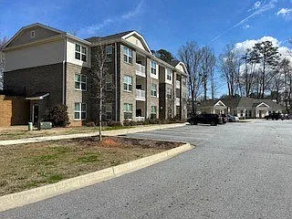 Hunter Oaks — Photo 2