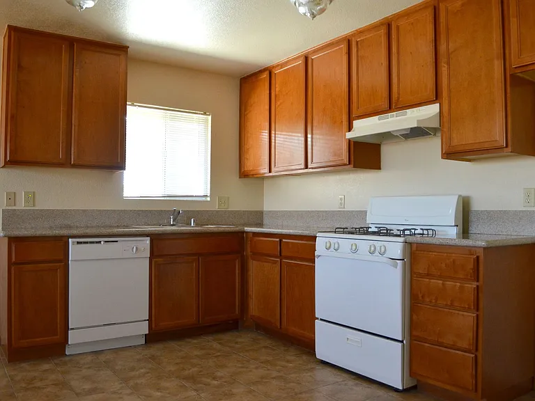 17502 Sequoia St — Photo 11