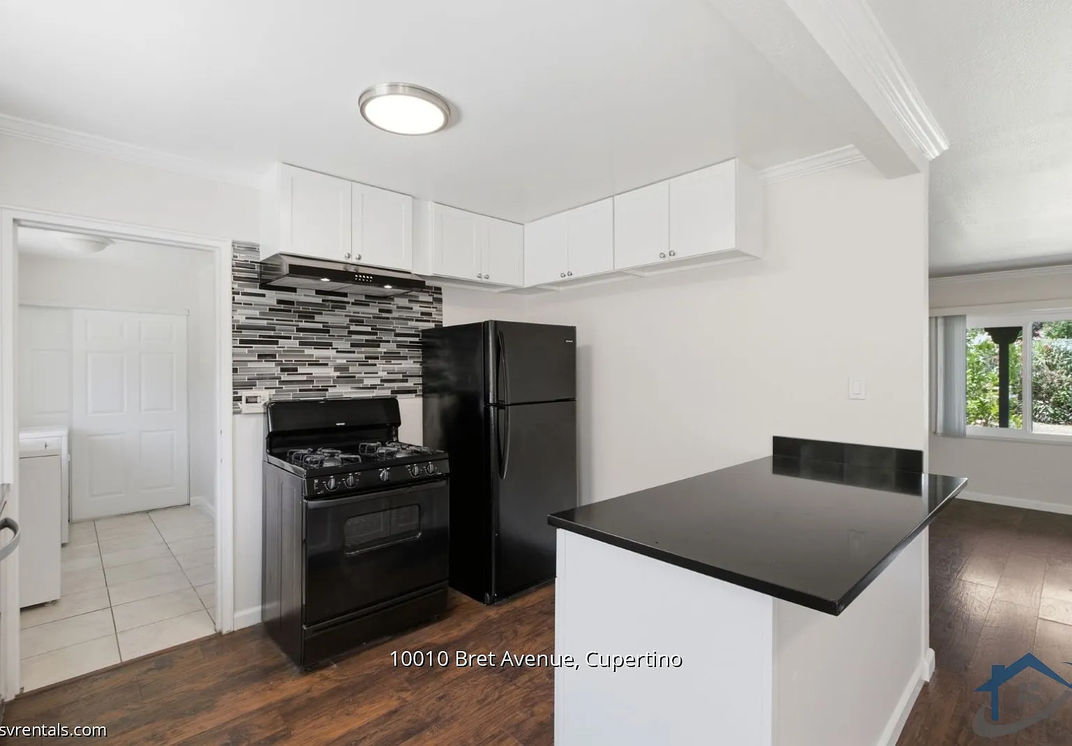 4 bed, 1800 sqft, $5,495 — Photo 3