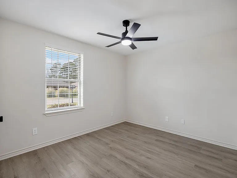6806 County Road 1215 — Photo 17