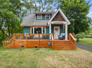 2366 Montroyal Ave, Waterford, MI 48328