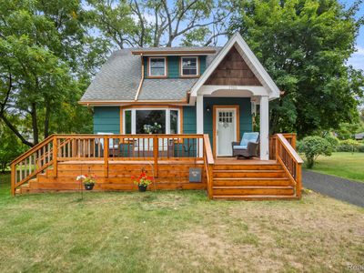 2366 Montroyal Ave, Waterford, MI, 48328