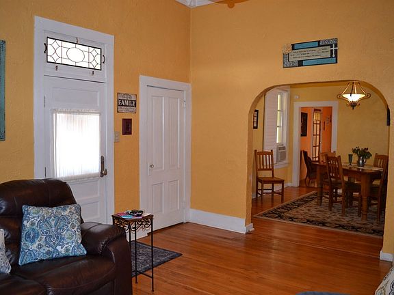 3rd image of 502 W Gordon St