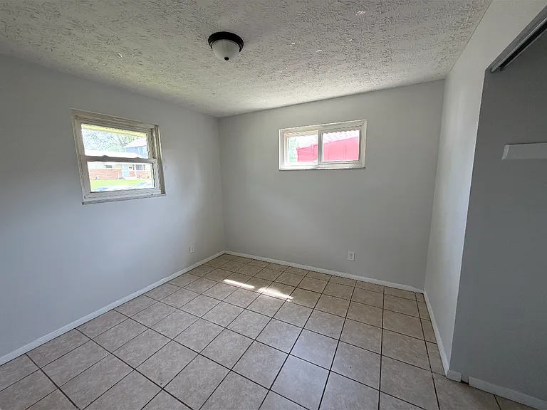 1303 Dellwood Ave — Photo 6